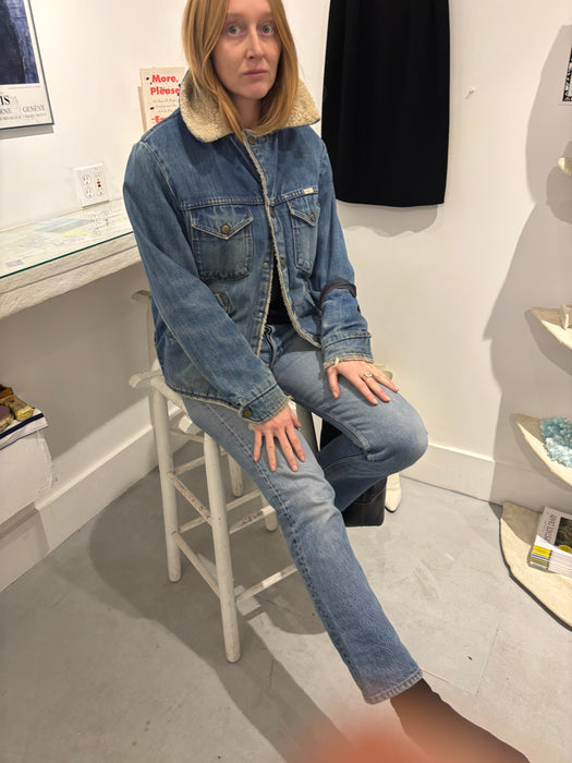 denim jacket. VINTAGE. teddy lining.