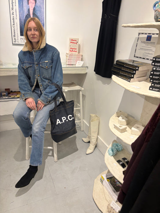 denim jacket. VINTAGE. teddy lining.