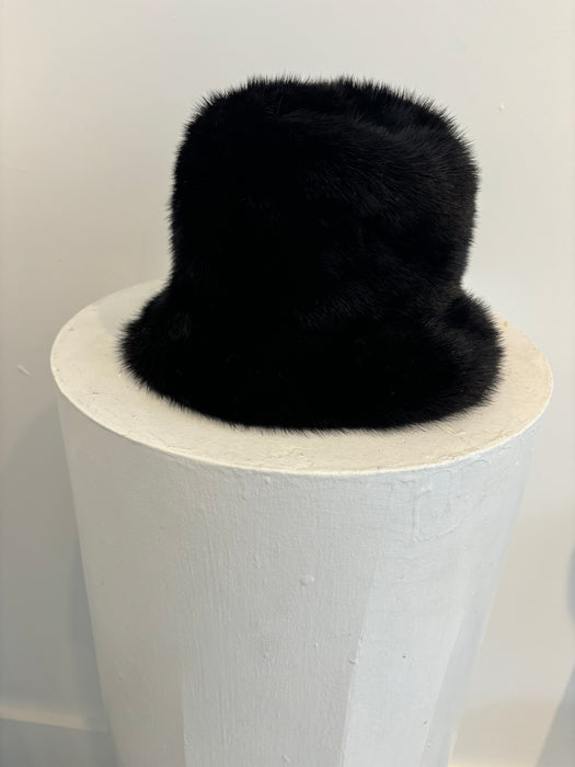 mink.HAT.bucket.