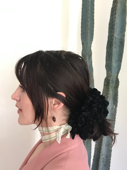 scrunchie.VELVET